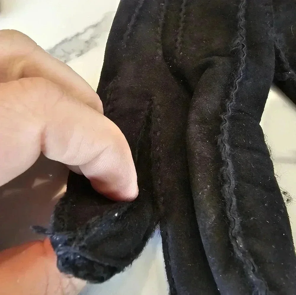 Leather winter vintage black gloves